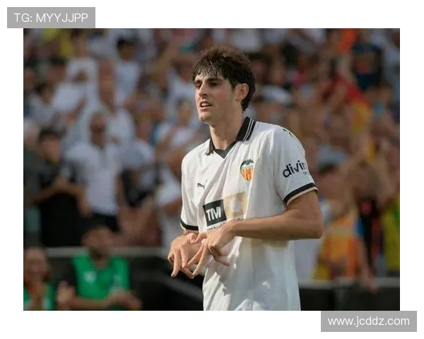 瓦伦西亚官方宣布与中场哈维格拉续约至2029年 继续携手共创辉煌