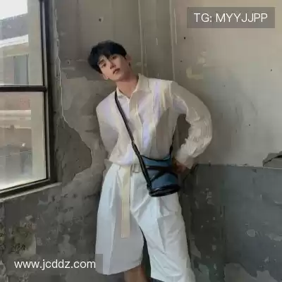 侯跃雯